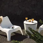 Canaryislandshost I Serena Villa Famara