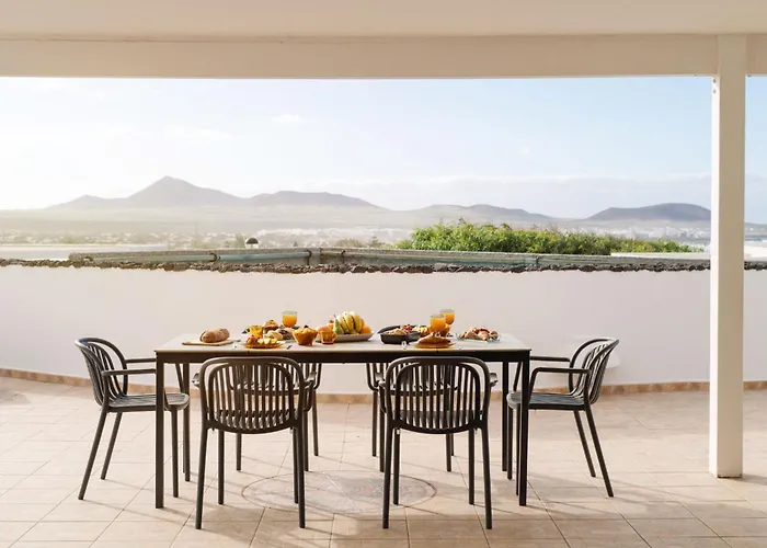 Canaryislandshost I Serena