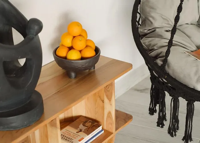 Willa Canaryislandshost I Serena *