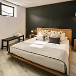 Canaryislandshost I Serena *