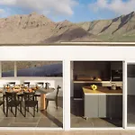 Canaryislandshost I Serena