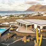 Canaryislandshost I Serena Фамара