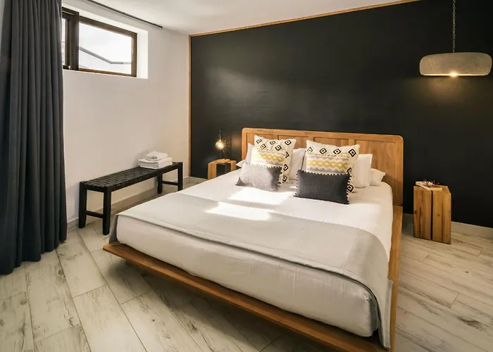 Canaryislandshost I Serena *