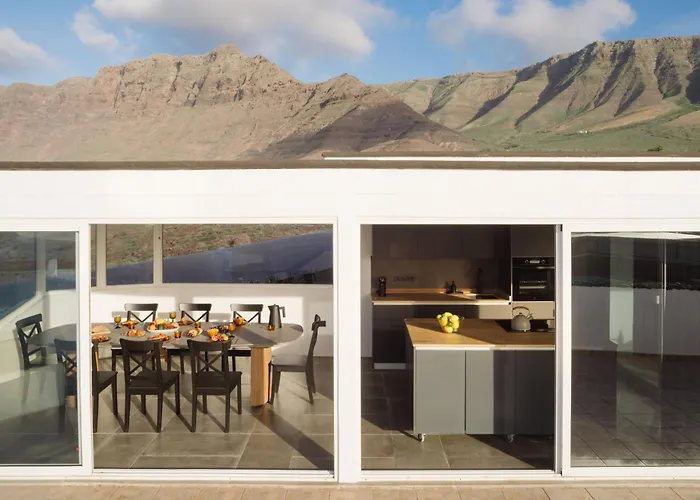 Canaryislandshost I Serena